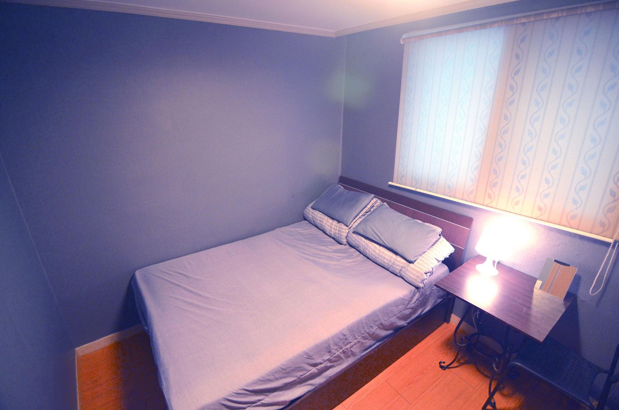 Kimchee Hongdae Guesthouse Сеул Екстериор снимка
