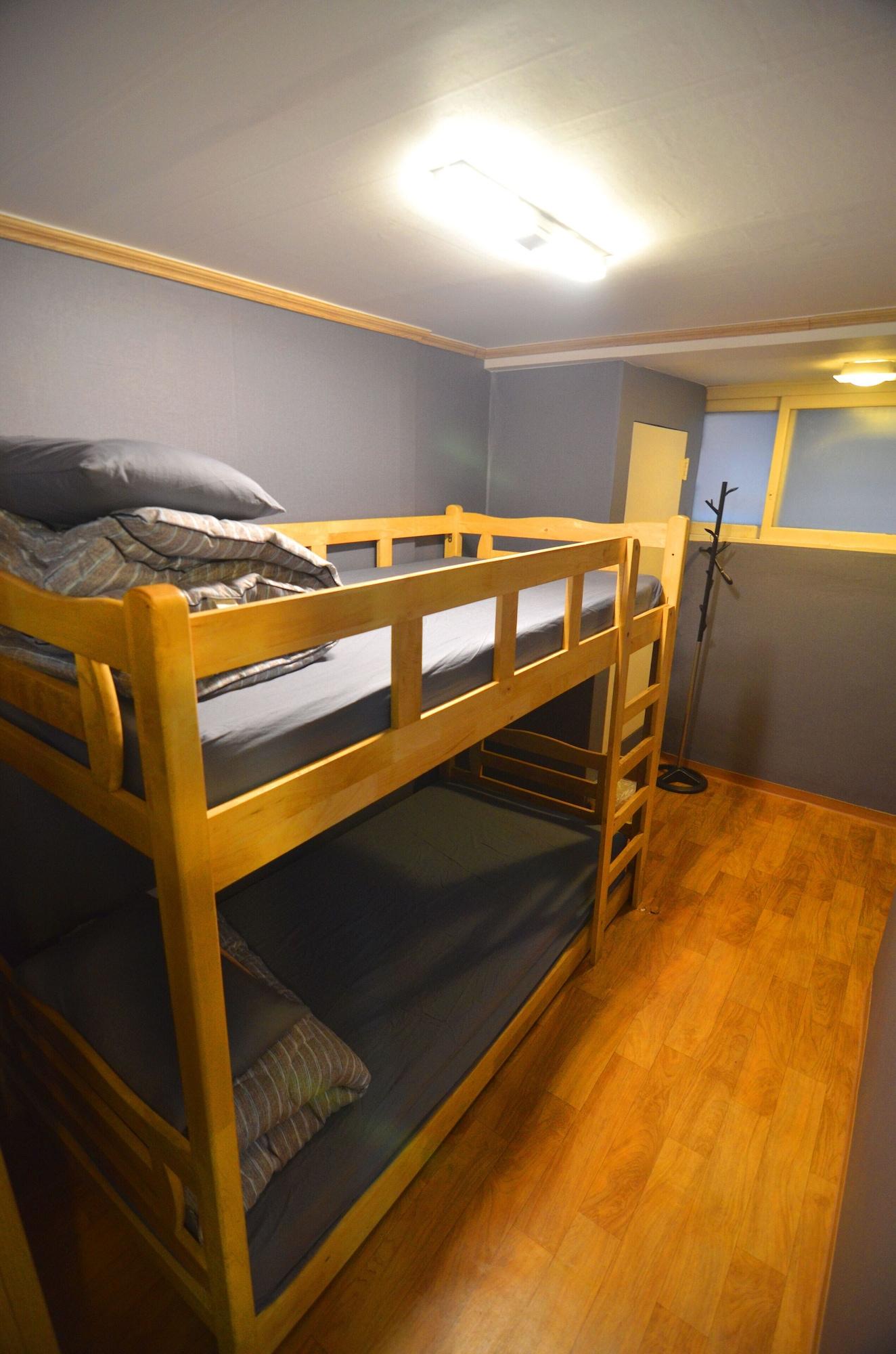 Kimchee Hongdae Guesthouse Сеул Екстериор снимка