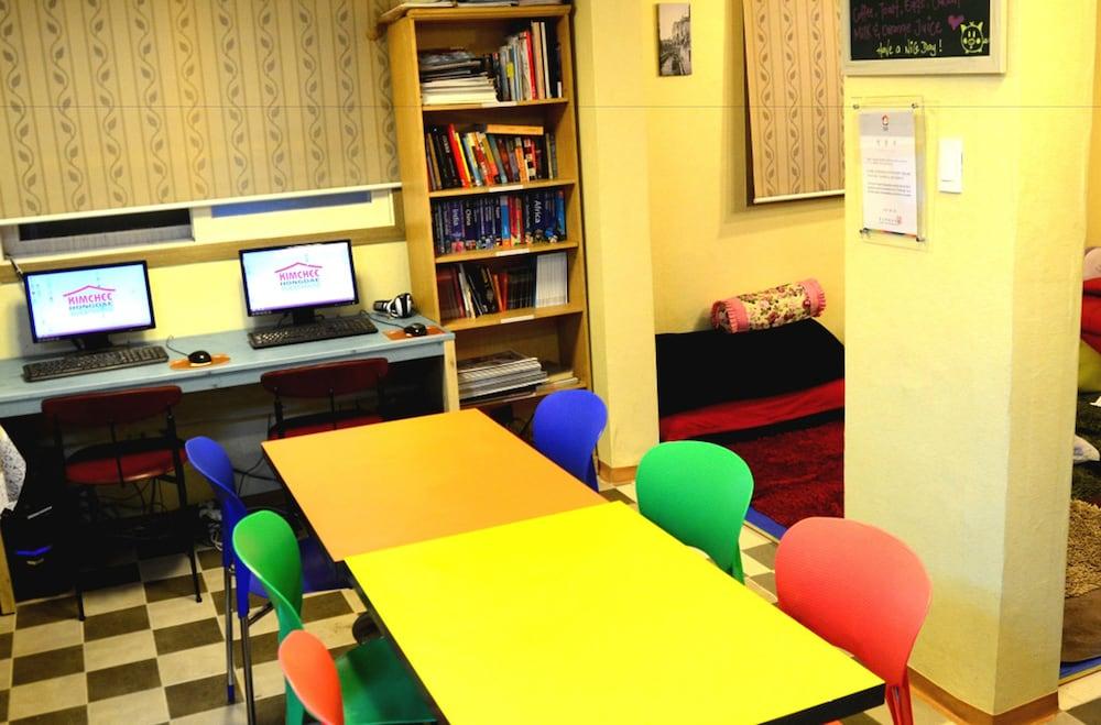 Kimchee Hongdae Guesthouse Сеул Екстериор снимка