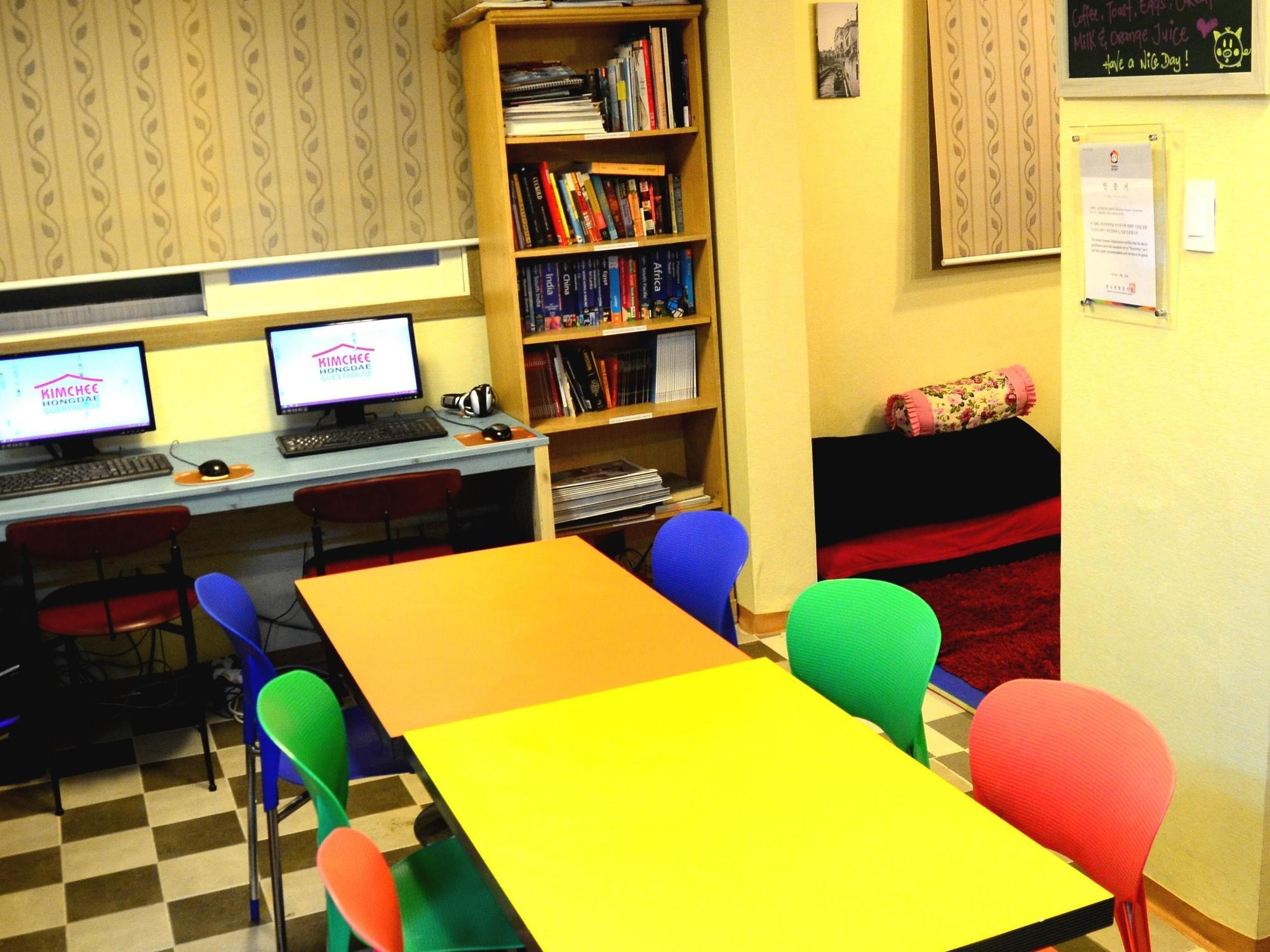 Kimchee Hongdae Guesthouse Сеул Екстериор снимка