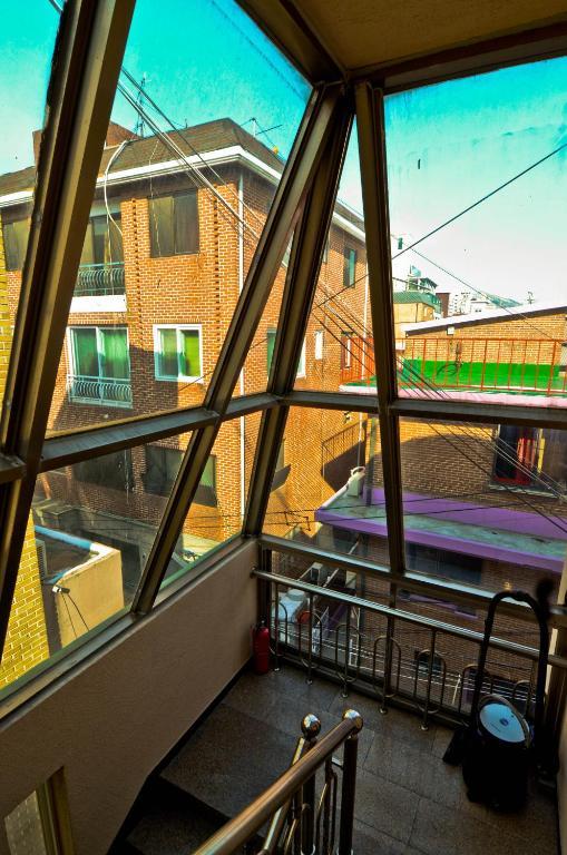 Kimchee Hongdae Guesthouse Сеул Стая снимка
